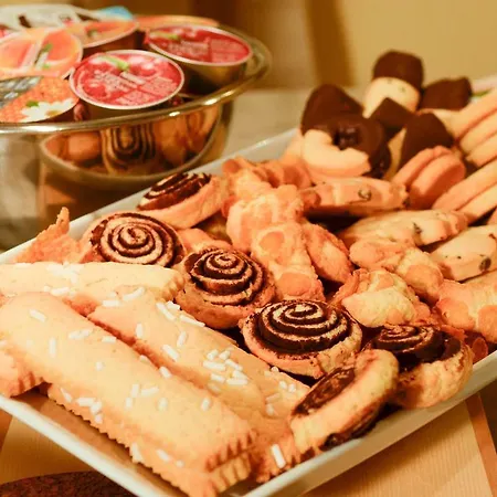 Vicolo Della Scala 2*