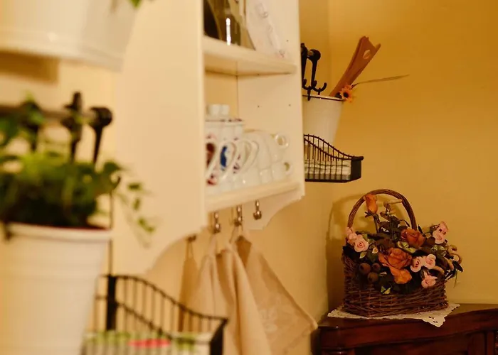 Vicolo Della Scala 2*